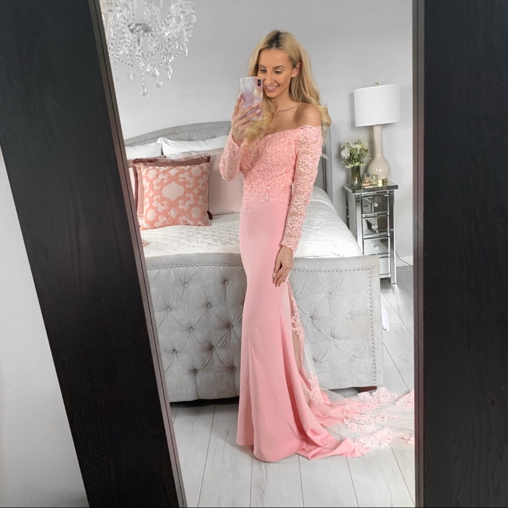 Off The Shoulders Long Sleeve Elegant Pink Dress